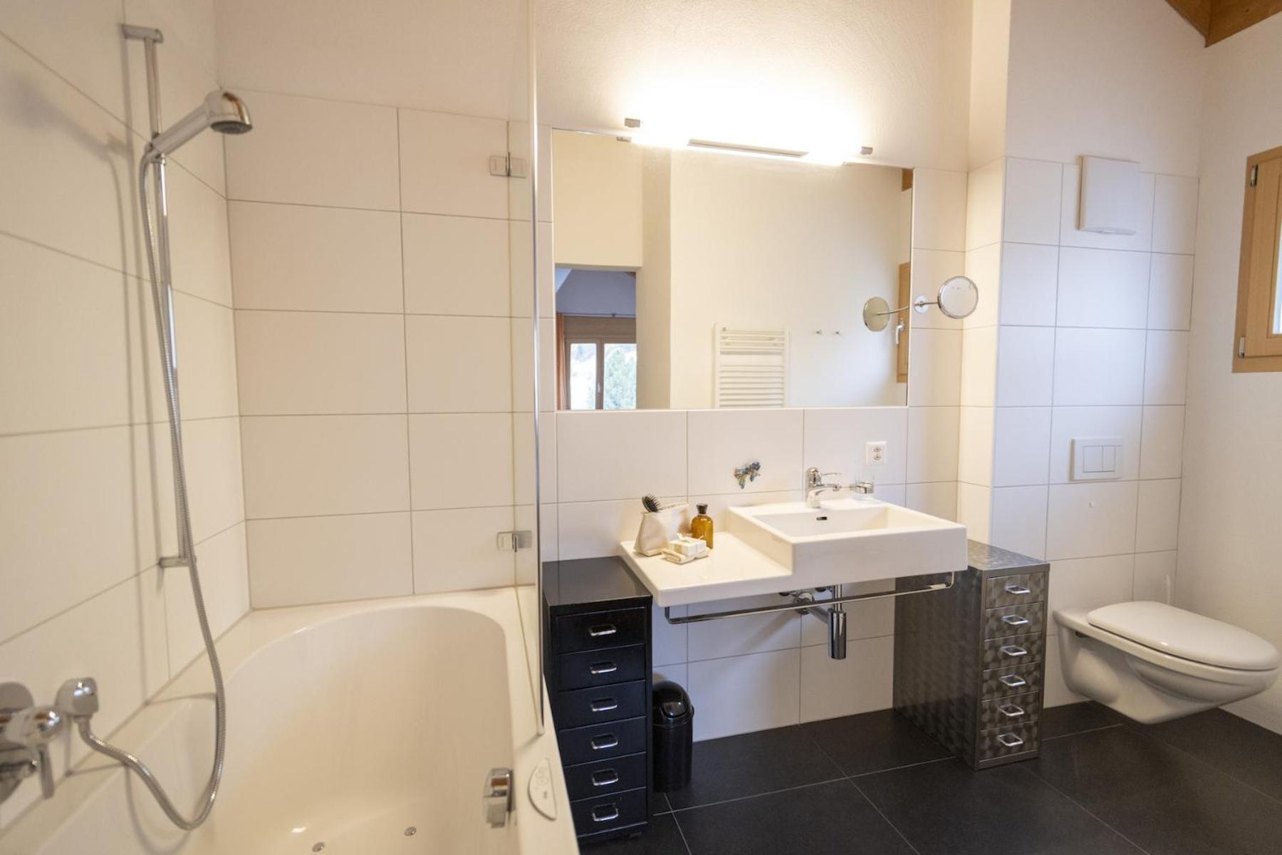 Chasa Capricornin Apartment Scuol Bagian luar foto